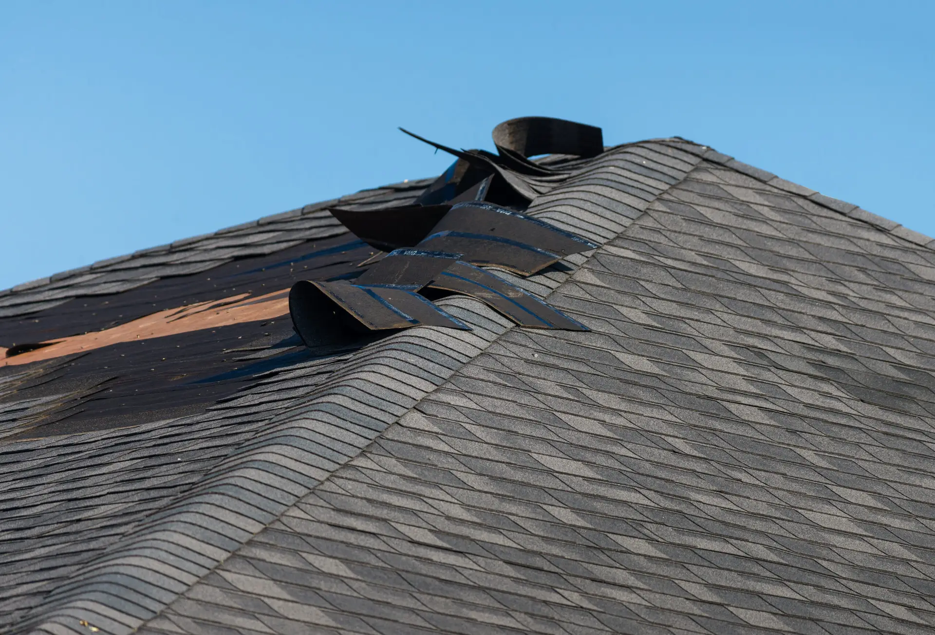 Damaged roof by Wind